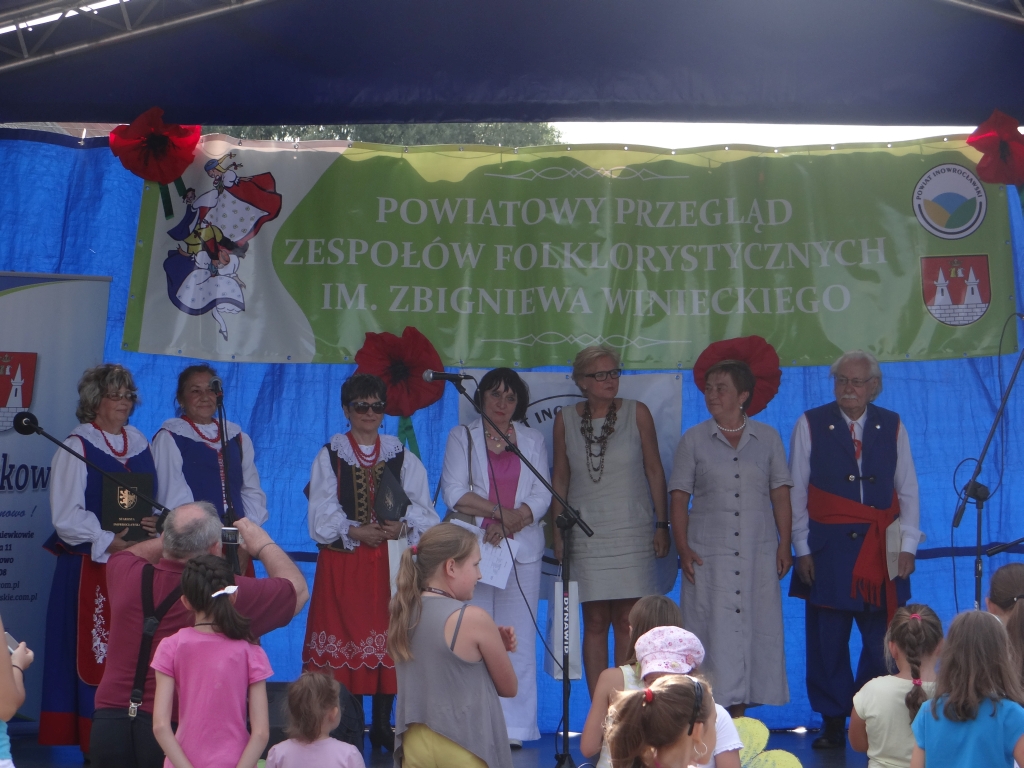 ZESPÓŁ FOLKLORYSTYCZNY Z OSIEKA WIEKIEGO